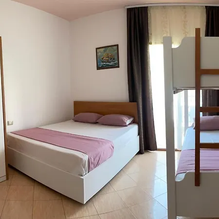 Проживание в семье Rem's